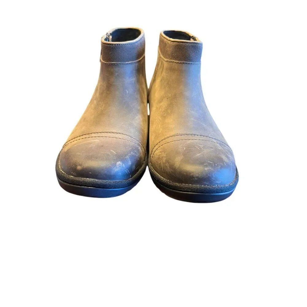 Ugg Attell waterproof gray bootie boots woman’s 7 breathable insulated